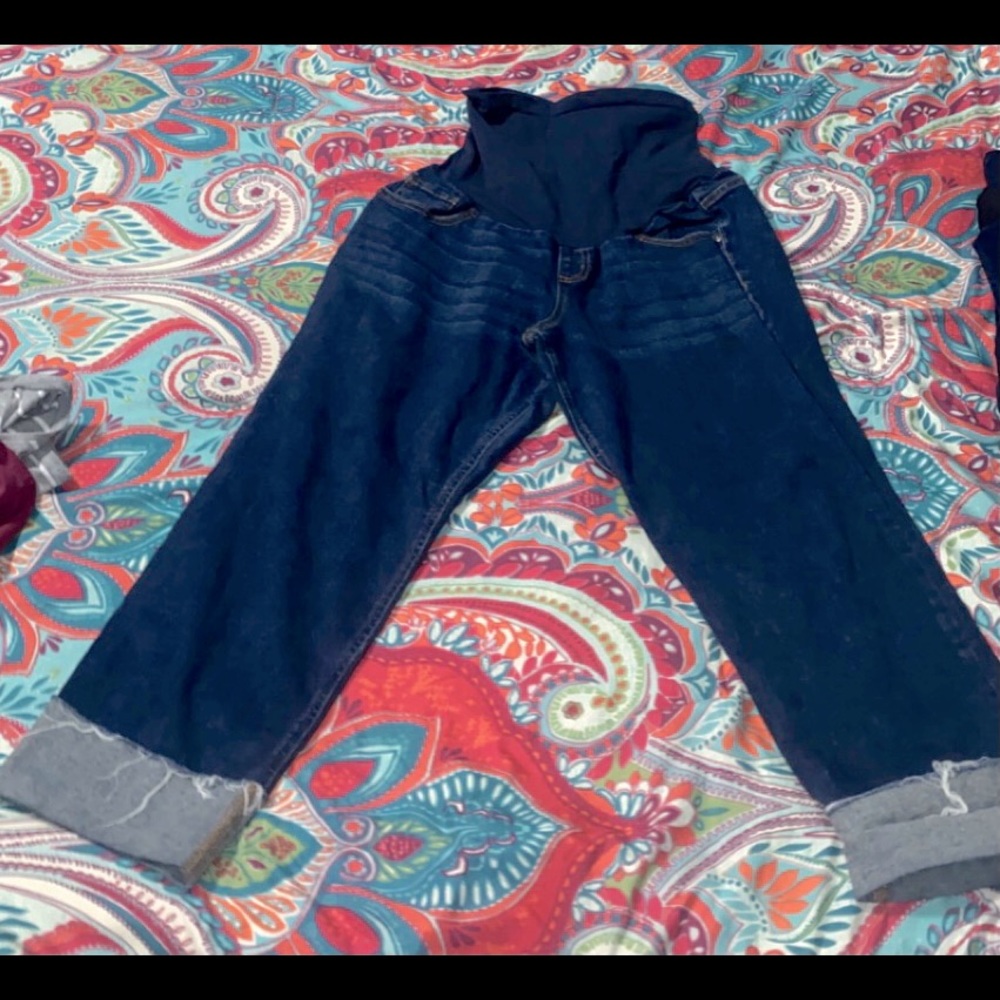 Maternity capris